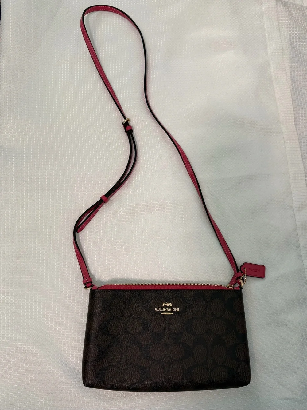 NWOT Coach Zip Top Gold/Brown Strawberry Signature Coated Canvas Crossbody 7311 - Picture 4 of 10